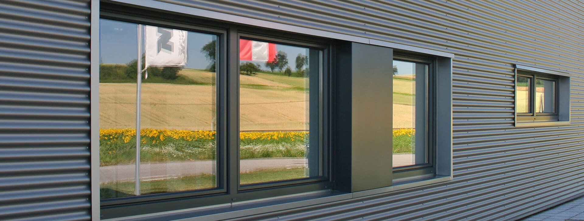 Ventilation and Lighting in the Wall - Industrial and commercial construction - WOLF System